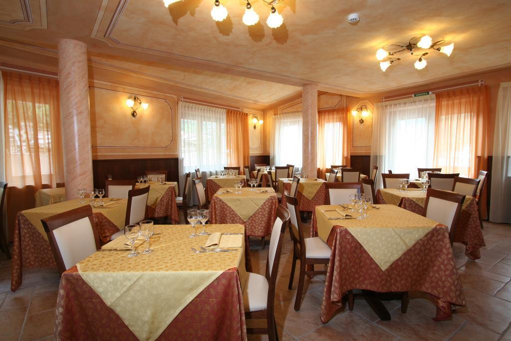 Hotel Dama Bianca Valtournenche Eksteriør bilde